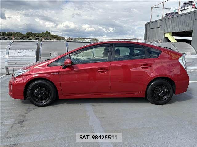 Toyota PRIUS 2014-03 8661048-2
