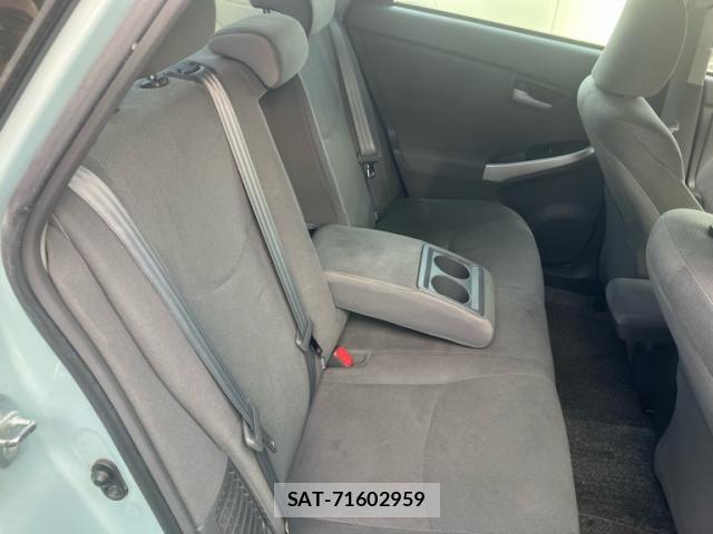 Toyota PRIUS 2010-04 8666761-12