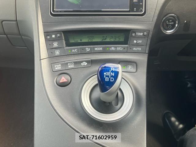 Toyota PRIUS 2010-04 8666761-18