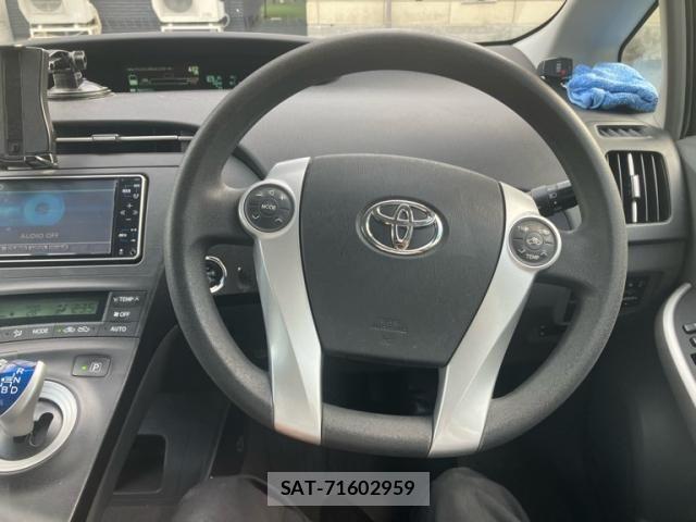 Toyota PRIUS 2010-04 8666761-19