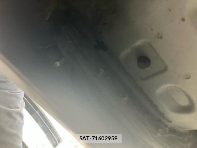 Toyota PRIUS 2010-04 8666761-25