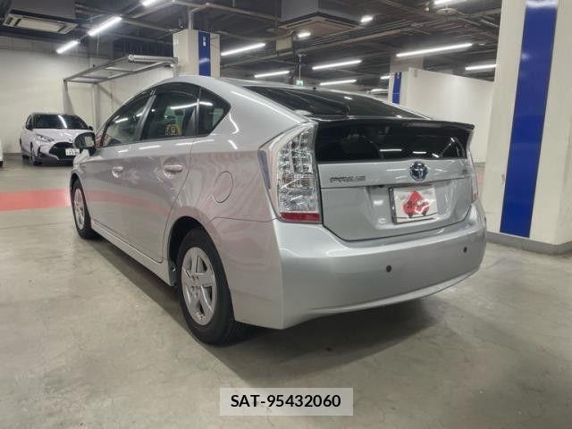 Toyota PRIUS 2011-10 8666754-2