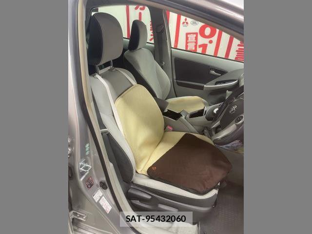 Toyota PRIUS 2011-10 8666754-3