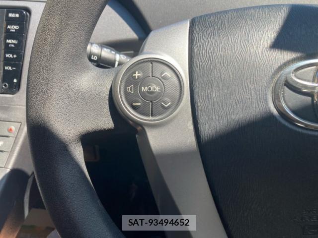 Toyota PRIUS 2015-09 8661099-18