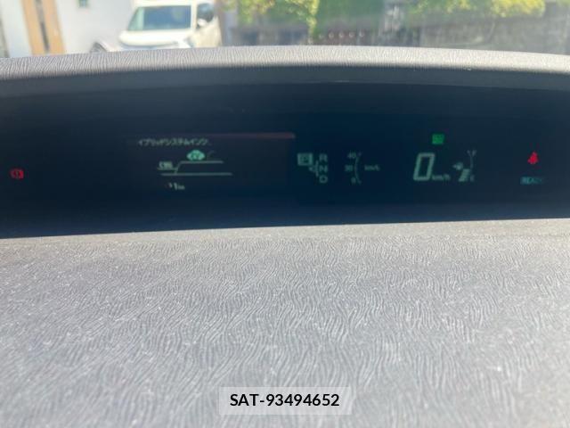 Toyota PRIUS 2015-09 8661099-19
