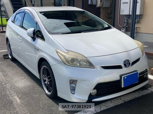 Toyota PRIUS 2013-08 8661061-0