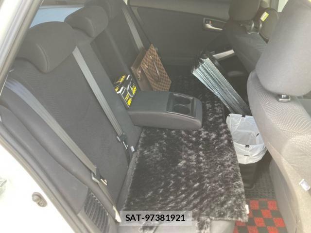 Toyota PRIUS 2013-08 8661061-10