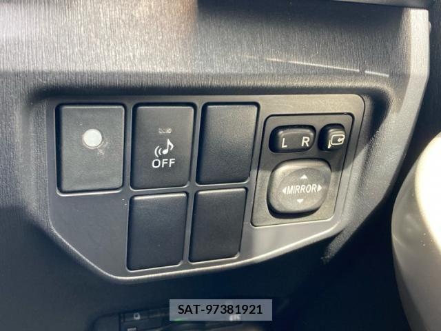Toyota PRIUS 2013-08 8661061-14