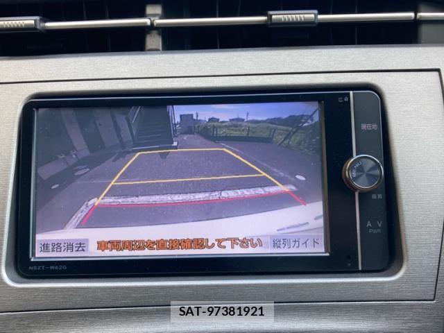 Toyota PRIUS 2013-08 8661061-16