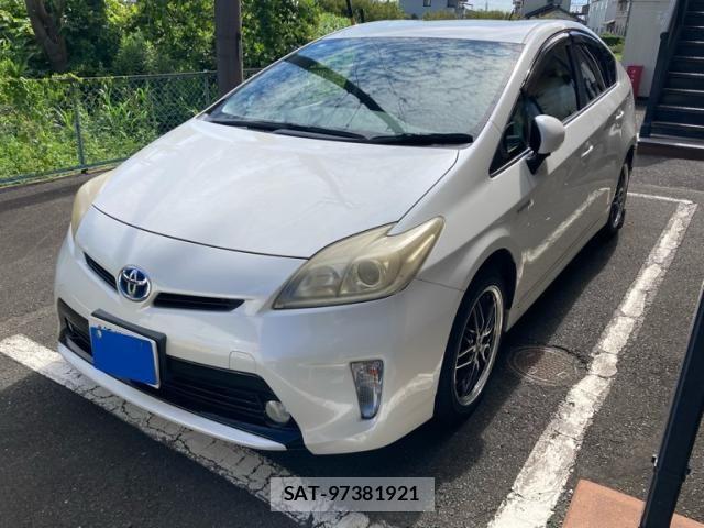 Toyota PRIUS 2013-08 8661061-1