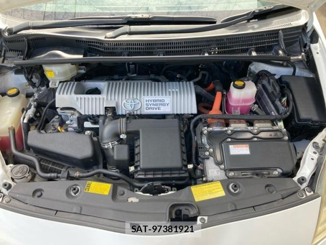 Toyota PRIUS 2013-08 8661061-8