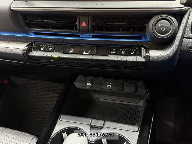 Toyota PRIUS 2023-05 8661000-11