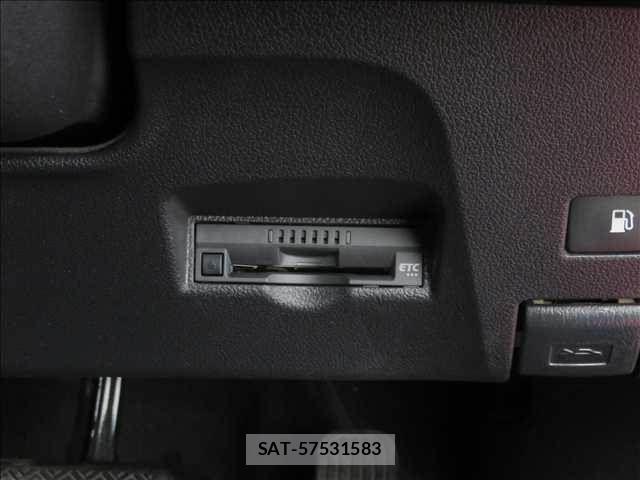Toyota PRIUS 2017-02 8661019-6