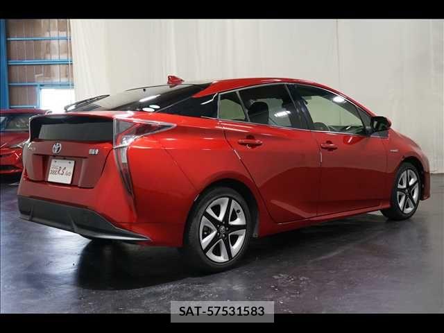 Toyota PRIUS 2017-02 8661019-8