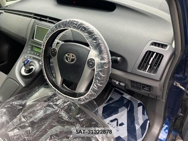 Toyota PRIUS 2010-06 8666758-14