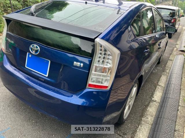 Toyota PRIUS 2010-06 8666758-5