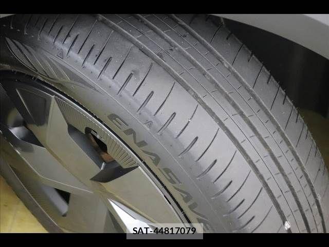 Toyota PRIUS 2023-03 8661006-24