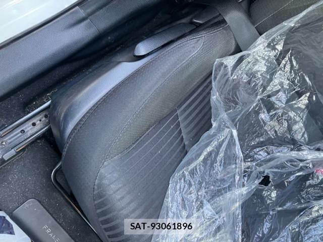 Toyota PRIUS 2016-05 8661060-10