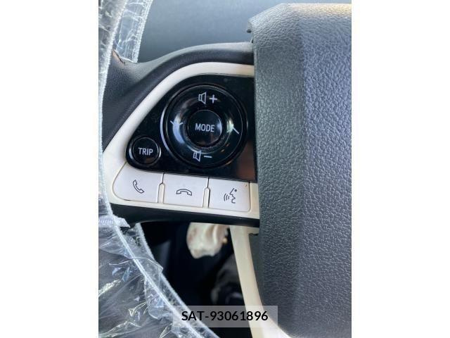 Toyota PRIUS 2016-05 8661060-16