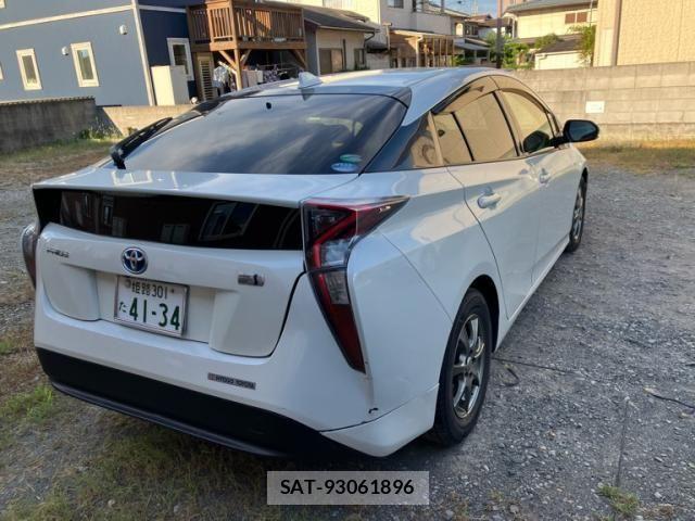 Toyota PRIUS 2016-05 8661060-1
