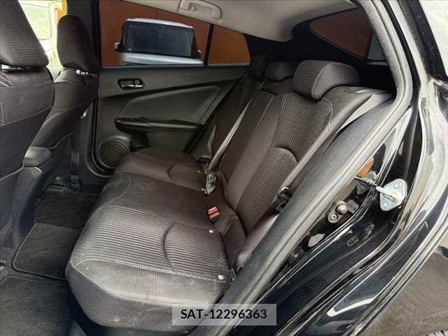 Toyota PRIUS 2017-09 8661038-17