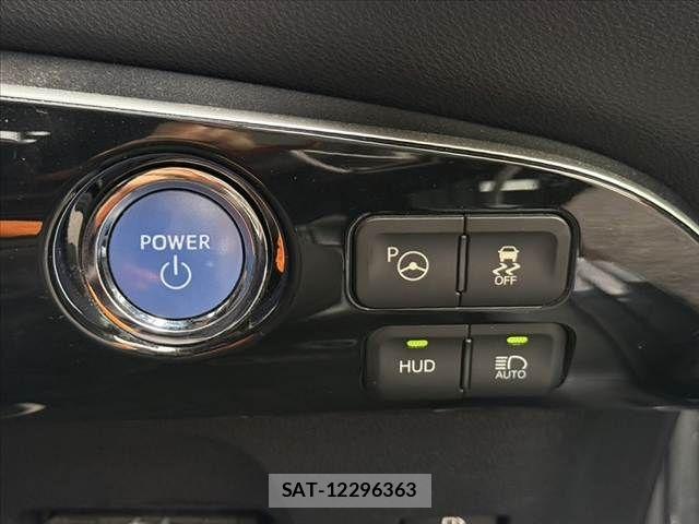 Toyota PRIUS 2017-09 8661038-20