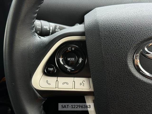 Toyota PRIUS 2017-09 8661038-21