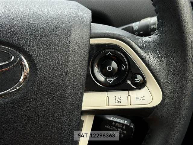 Toyota PRIUS 2017-09 8661038-22
