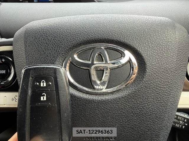 Toyota PRIUS 2017-09 8661038-2