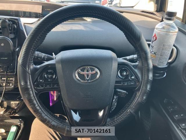 Toyota PRIUS 2018-04 8666750-16