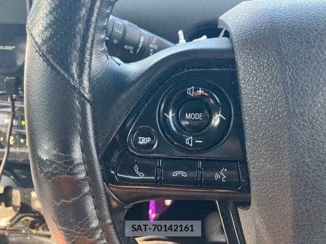 Toyota PRIUS 2018-04 8666750-18