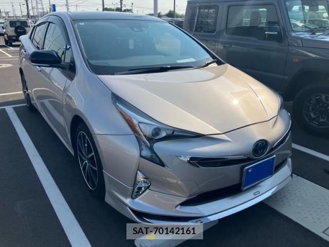 Toyota PRIUS 2018-04 8666750-1