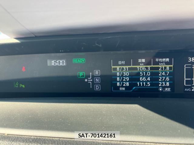Toyota PRIUS 2018-04 8666750-20
