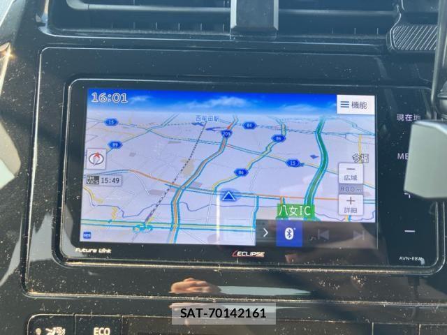 Toyota PRIUS 2018-04 8666750-21