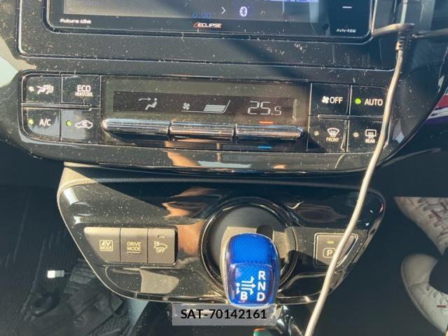 Toyota PRIUS 2018-04 8666750-24