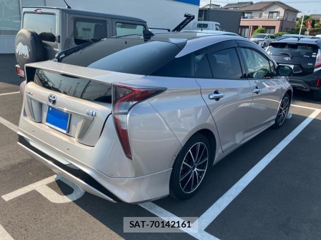 Toyota PRIUS 2018-04 8666750-3