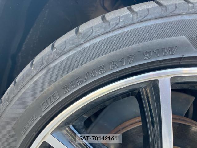Toyota PRIUS 2018-04 8666750-7