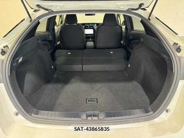 Toyota PRIUS 2016-04 8666746-10