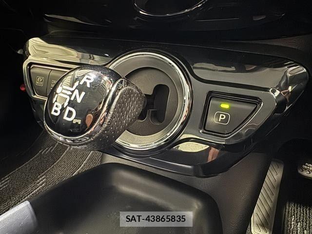 Toyota PRIUS 2016-04 8666746-20