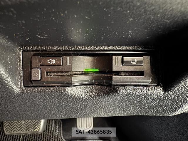 Toyota PRIUS 2016-04 8666746-24