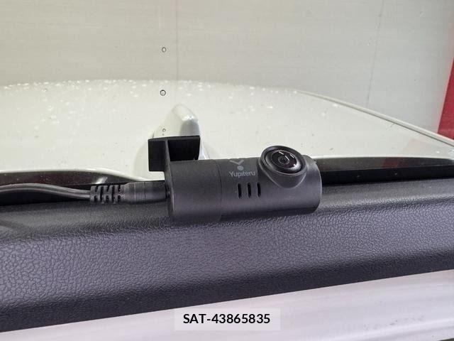 Toyota PRIUS 2016-04 8666746-27