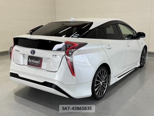 Toyota PRIUS 2016-04 8666746-5