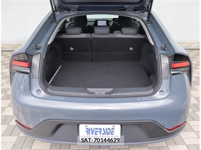 Toyota PRIUS 2023-10 8660999-6