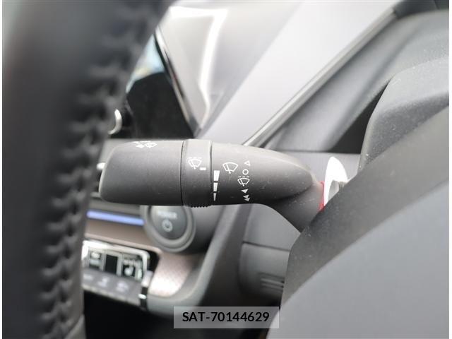 Toyota PRIUS 2023-10 8660999-14