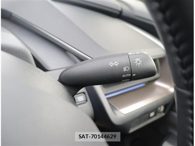 Toyota PRIUS 2023-10 8660999-15