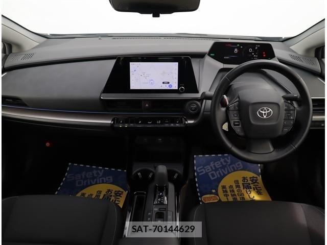 Toyota PRIUS 2023-10 8660999-1