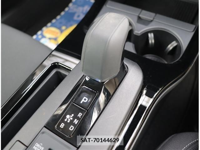 Toyota PRIUS 2023-10 8660999-16