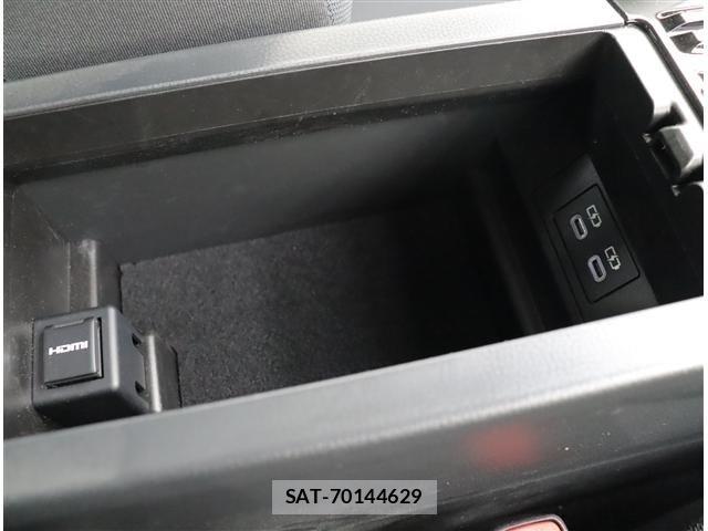 Toyota PRIUS 2023-10 8660999-18
