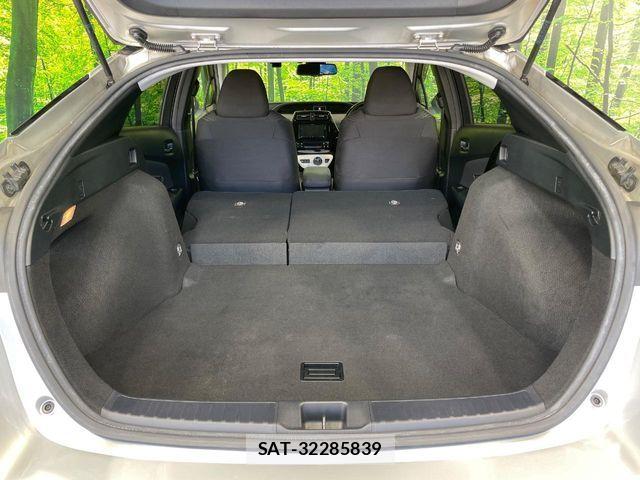 Toyota PRIUS 2016-11 8661025-10