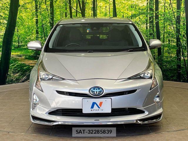 Toyota PRIUS 2016-11 8661025-14